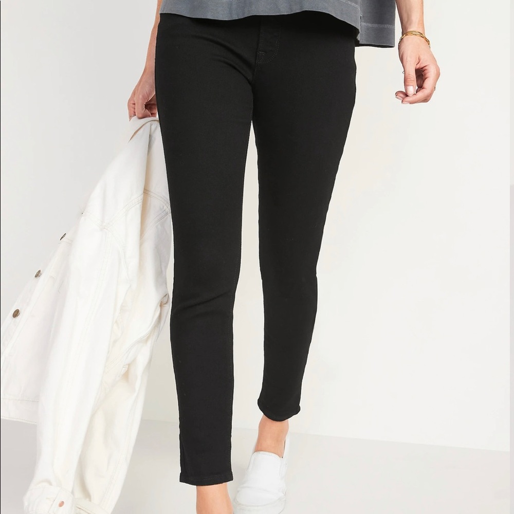Old Navy Black Petite Rockstar Jeans